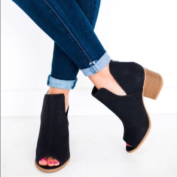 OPEN TOE NUBUCK BLACK BOOTIES - Picture 2 of 6